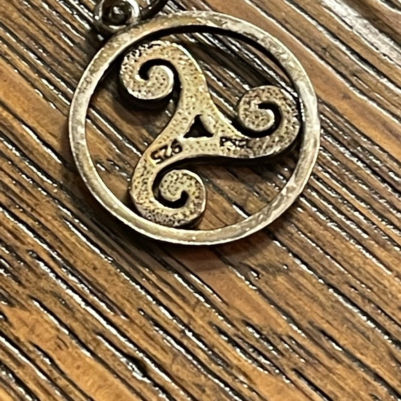 Sterling silver 925 Peter Stone Celtic Triskele Pendant - Picture 3 of 3